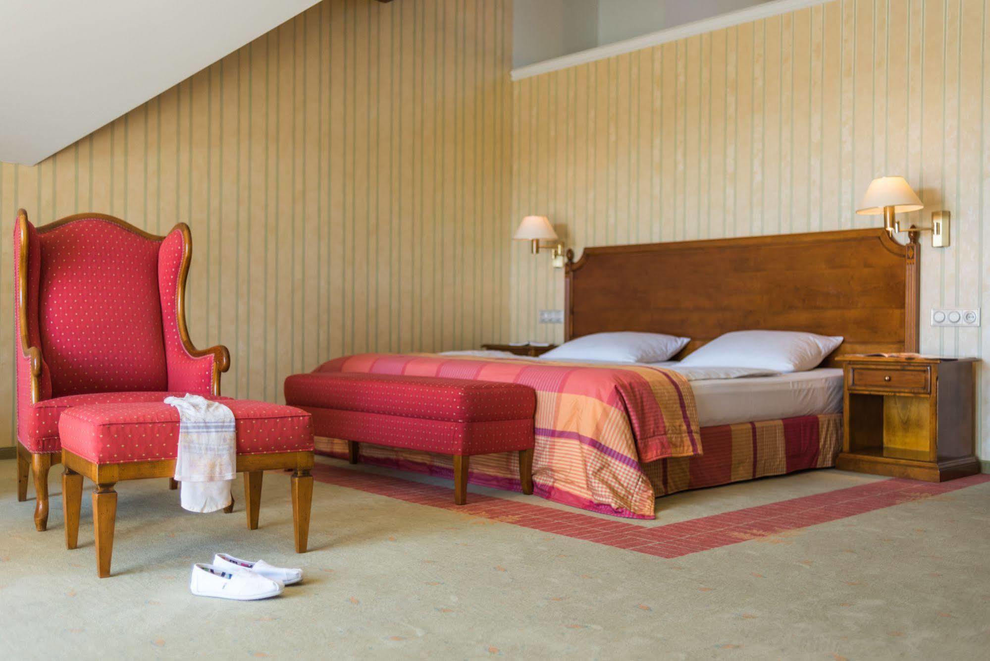 Lohmann's Romantik Gravenberg 4* Langenfeld (North Rhine-Westphalia)